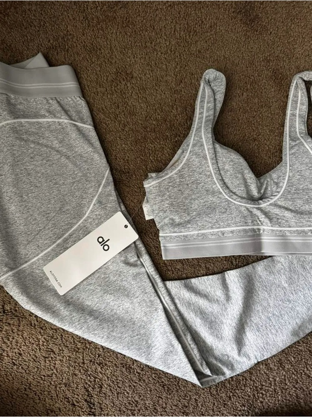 ALO Yoga Light Grey Heather Seamless Sports Bra and Leggings Set